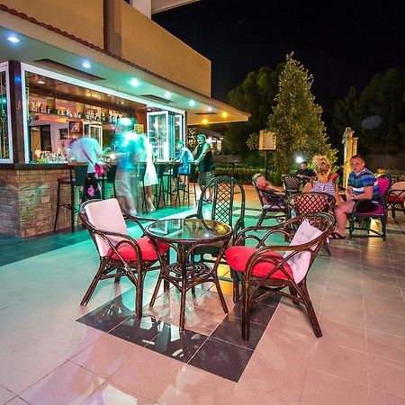 阿卡萨公寓式酒店 法里拉基 外观 照片