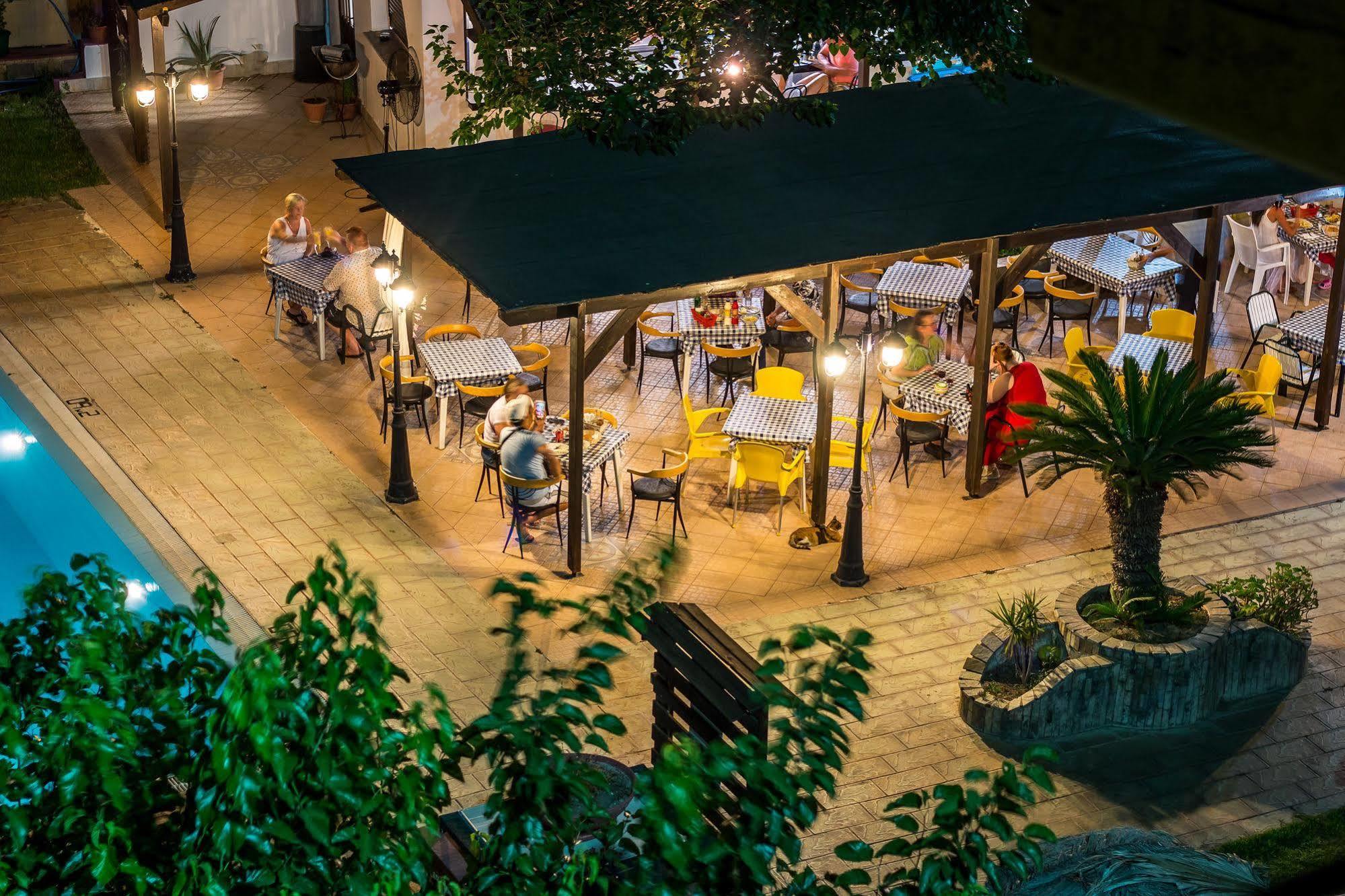 阿卡萨公寓式酒店 法里拉基 外观 照片